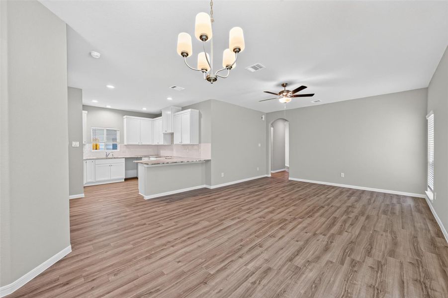 Spacious, unfurnished interior of a new home in Woodland Lakes, Huffman (Image 17). Spacious, unfurnished interior of a new home in Woodland Lakes, Huffman (Image 17).