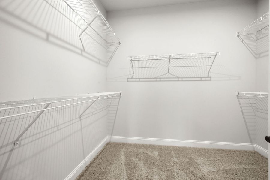Spacious, unfurnished interior of a new home in Waterways, Richmond Hill (Image 26).