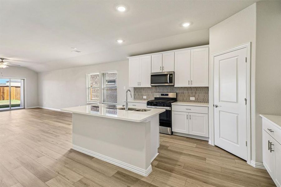 Furnished interior view inside a new home in Lakehaven - Signature Series, Farmersville (Image 9). Furnished interior view inside a new home in Lakehaven - Signature Series, Farmersville (Image 9).