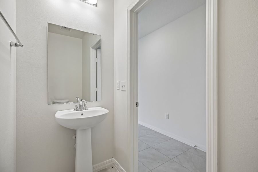 Furnished interior view inside a new home in Reserve at Forest Lake Townhomes, Lake Wales (Image 8).