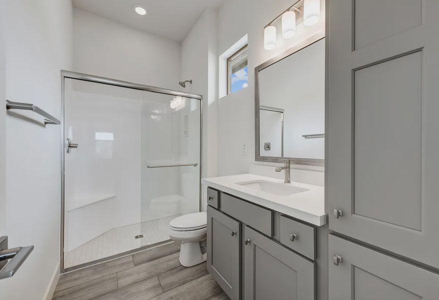 Guest Bath - 37 of 44