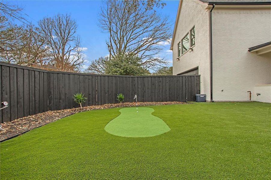 Exterior details and patio area of a home in , Richardson (Image 24).
