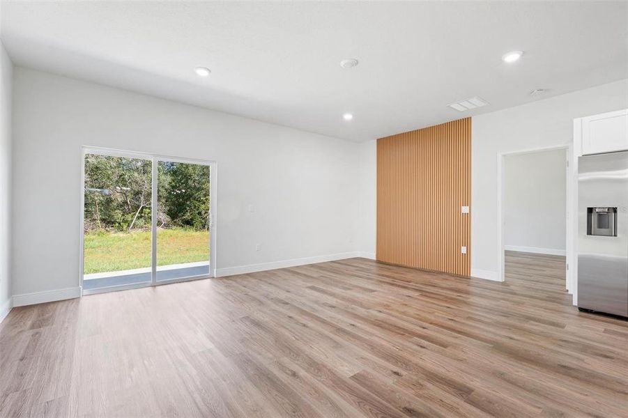 Spacious, unfurnished interior of a new home in , Ocala (Image 29).