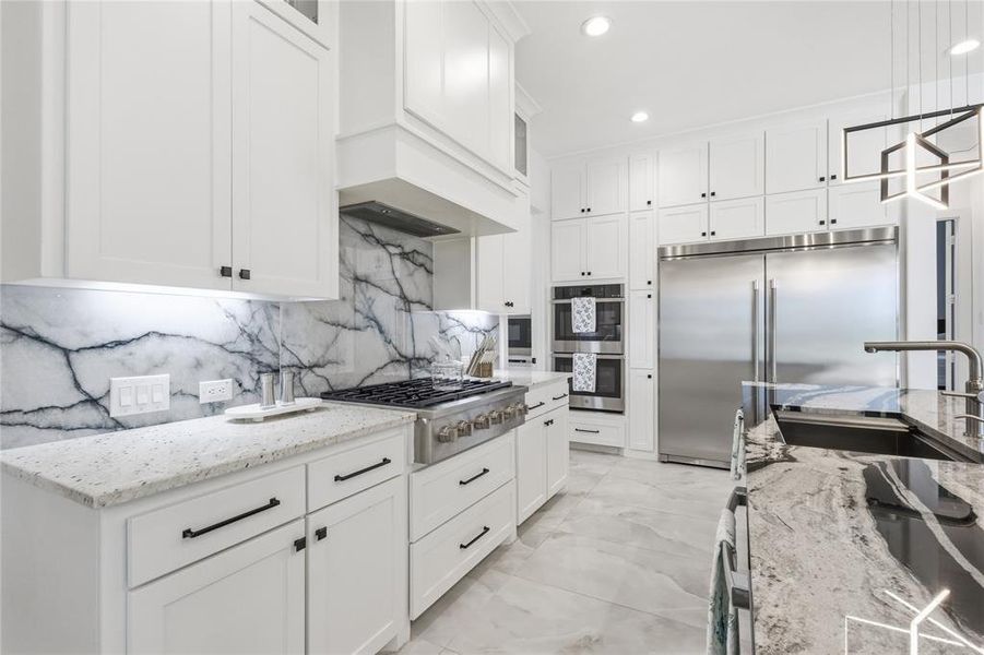 Furnished interior view inside a new home in , Sanger (Image 10).