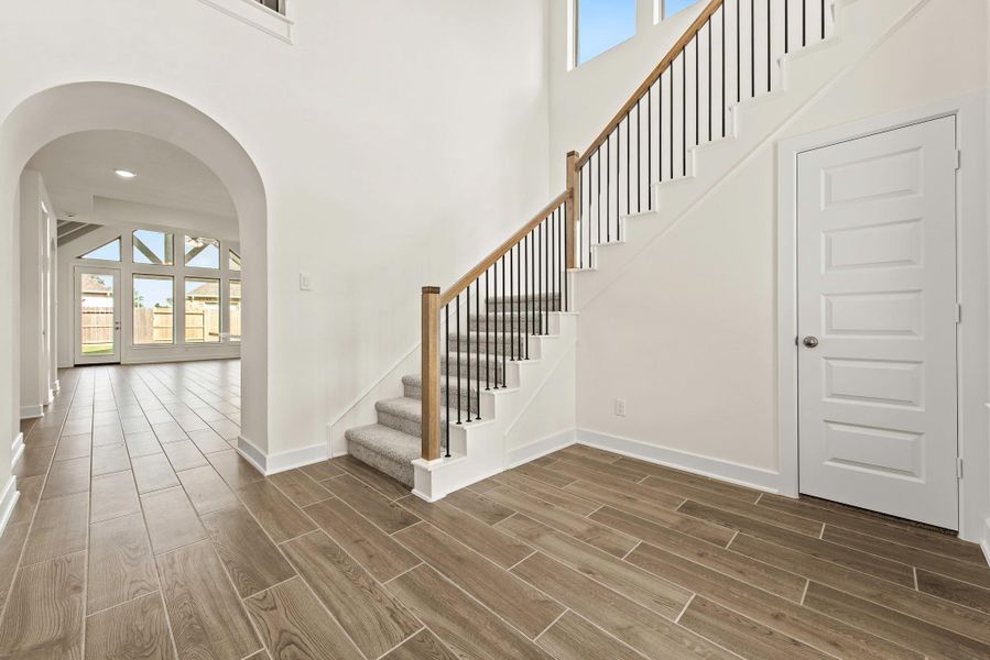 Representative image.  Features, specifications, selections and colors may vary.