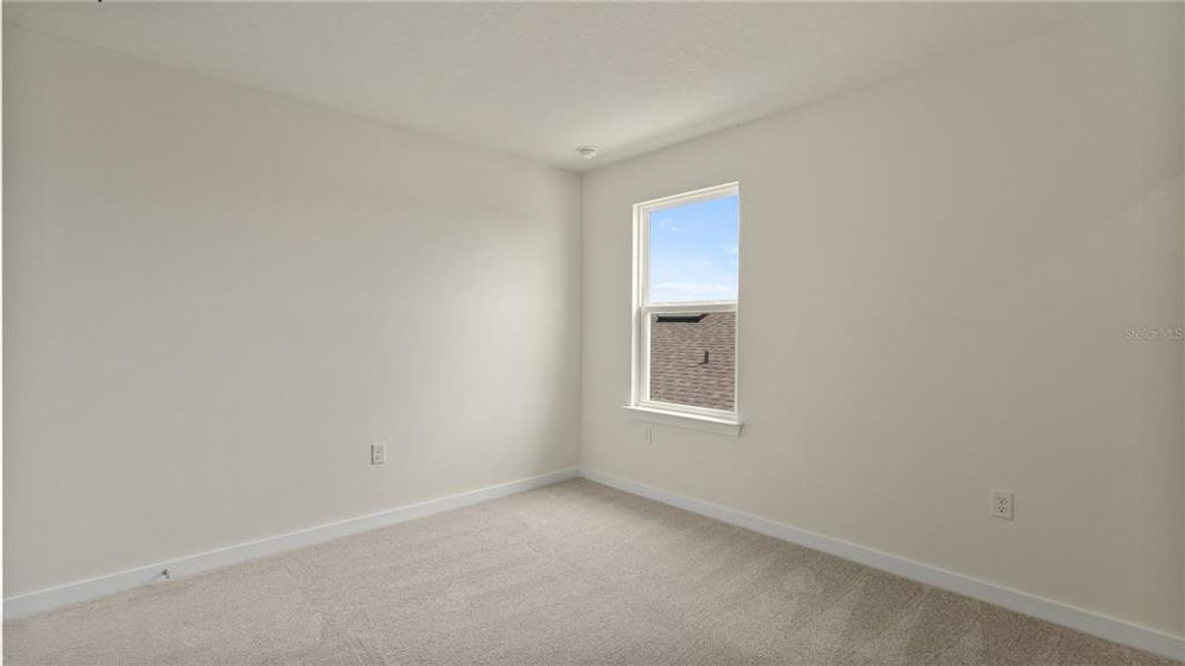 Spacious, unfurnished interior of a new home in Willowbrook North, Winter Haven (Image 24).