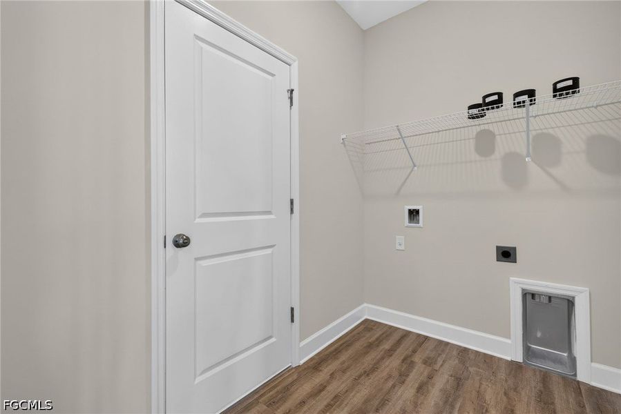 Spacious, unfurnished interior of a new home in Cape Coral, Cape Coral (Image 27). Spacious, unfurnished interior of a new home in Cape Coral, Cape Coral (Image 27).