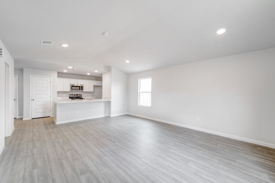 Representative unfurnished interior of a home built from the Washington by National HomeCorp in The Quarry, Cuero (Image 16). Representative unfurnished interior of a home built from the Washington by National HomeCorp in The Quarry, Cuero (Image 16).