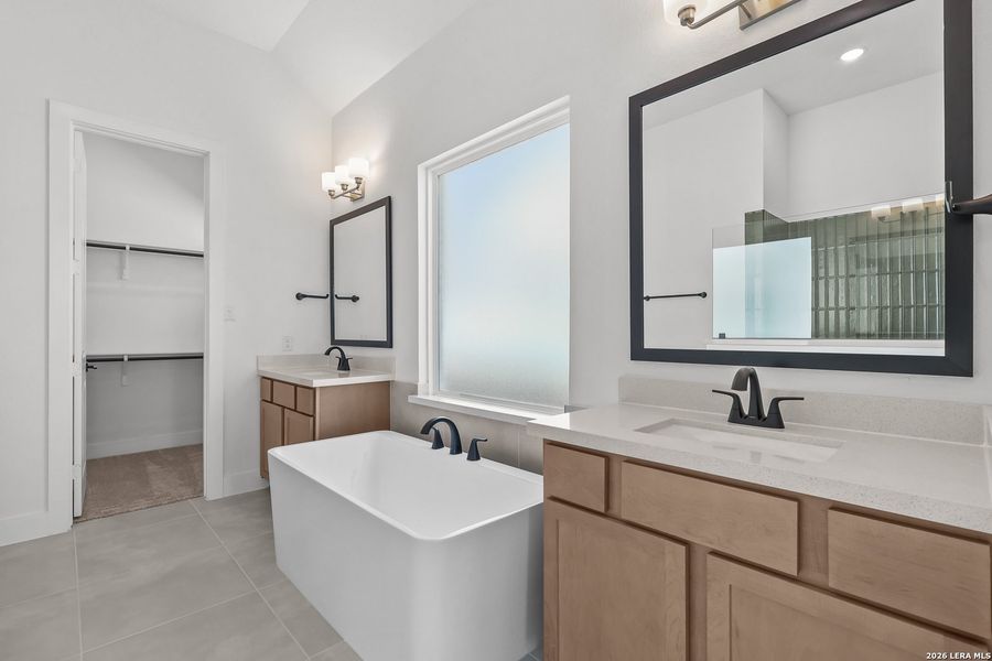 Furnished interior view inside a new home in Mayfair, New Braunfels (Image 7).