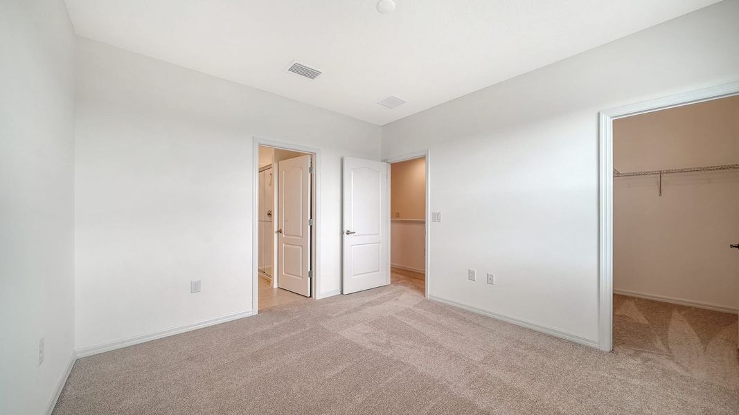 Spacious, unfurnished interior of a new home in Palm Grove, Lakewood Ranch (Image 26). Spacious, unfurnished interior of a new home in Palm Grove, Lakewood Ranch (Image 26).