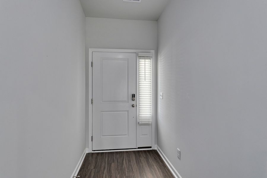 Spacious, unfurnished interior of a new home in Allston Park, Calabash (Image 16).
