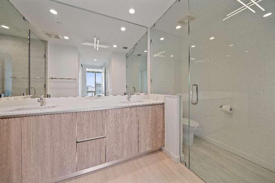 Furnished interior view inside a new home in , Sarasota (Image 43).