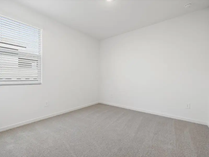Spacious, unfurnished interior of a new home in Paloma Creek - Estate Series, Surprise (Image 16).
