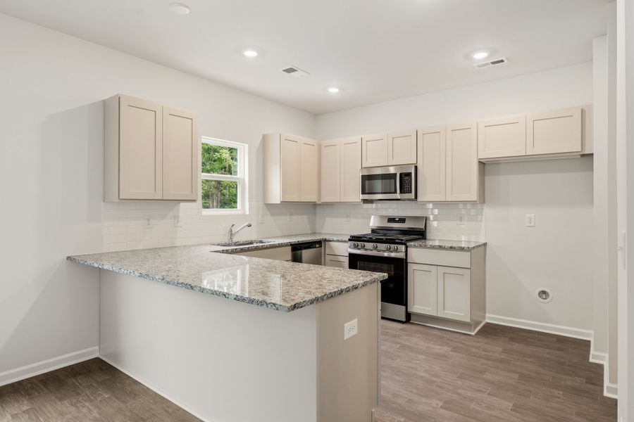 Furnished interior view inside a new home in Richmond Hill, Inman (Image 14).