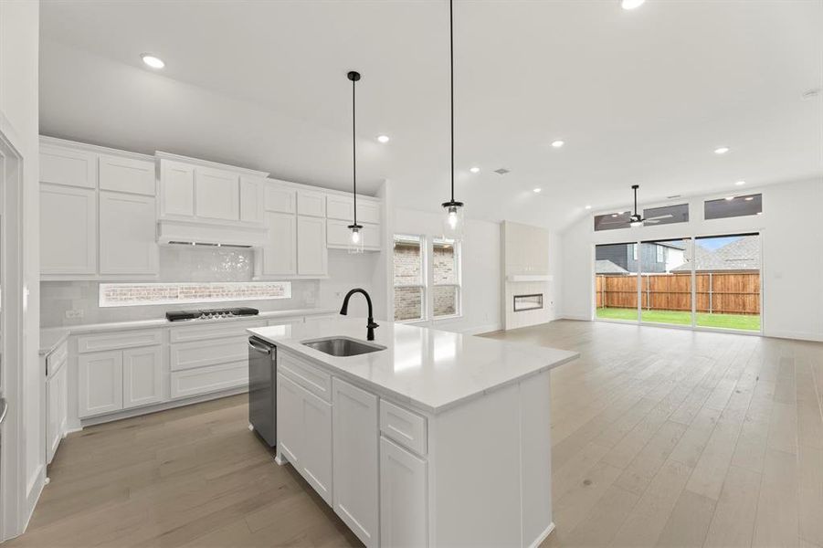 13. 6409 Tahoe Winds - Kitchen (3) 13. 6409 Tahoe Winds - Kitchen (3)