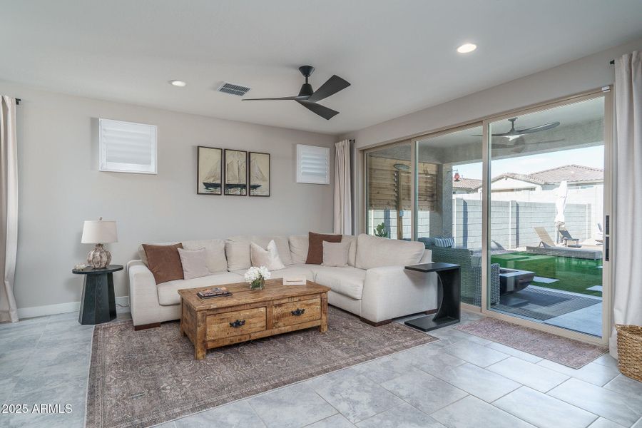 8) GREAT ROOM 8) GREAT ROOM