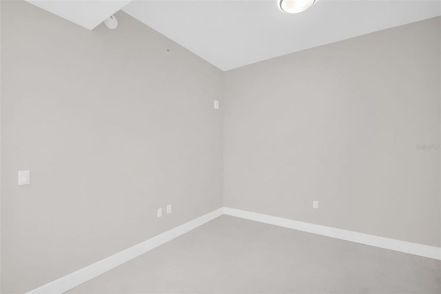 Spacious, unfurnished interior of a new home in , St. Petersburg (Image 60).