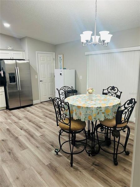 Furnished interior view inside a new home in , Dunnellon (Image 9).