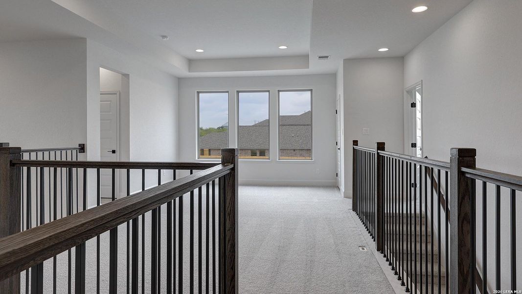 Spacious, unfurnished interior of a new home in Haby Hill, San Antonio (Image 25).