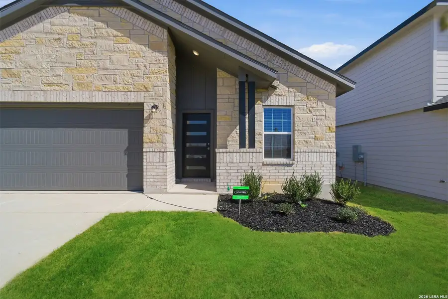 Exterior details and patio area of a home in Laurel Vistas, San Antonio (Image 3). Exterior details and patio area of a home in Laurel Vistas, San Antonio (Image 3).
