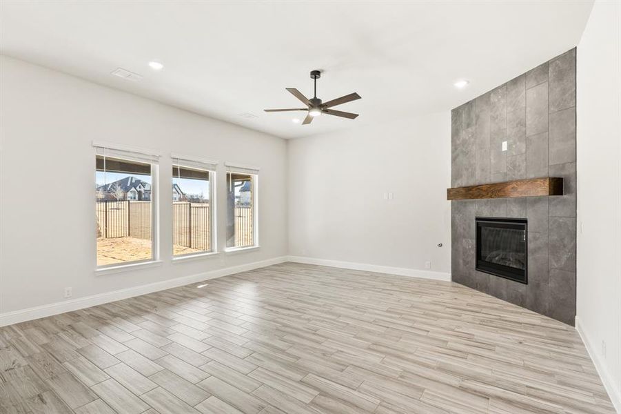 Spacious, unfurnished interior of a new home in Parks at Panchasarp Farms, Burleson (Image 22).