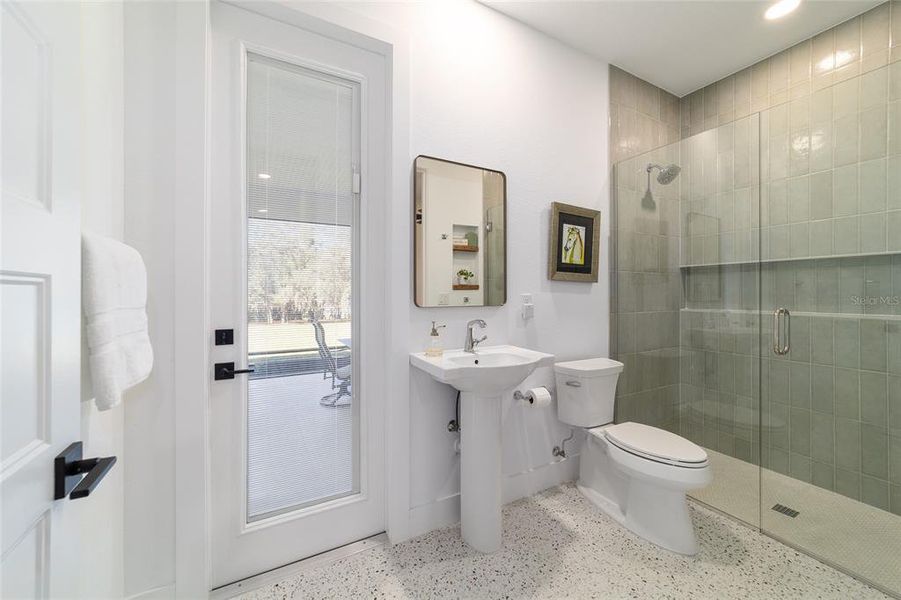 Furnished interior view inside a new home in , Belleview (Image 74).