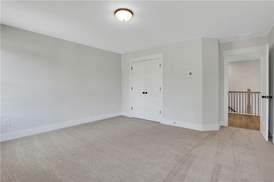 Spacious, unfurnished interior of a new home in Cambridge, Flowery Branch (Image 38).
