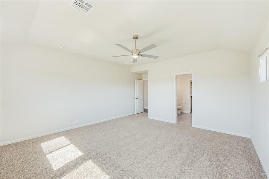Spacious, unfurnished interior of a new home in East Oak Creek Elements, Commerce (Image 31).