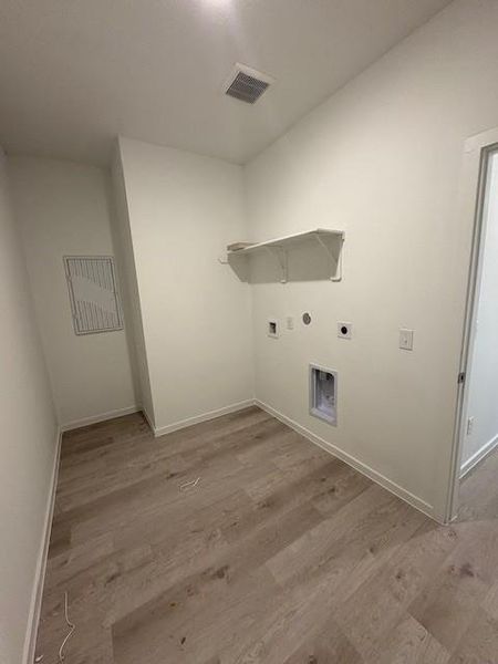 Laundry Room – lots of space! Laundry Room – lots of space!