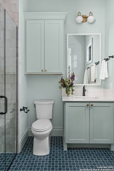 Furnished interior view inside a new home in , Kerrville (Image 9).