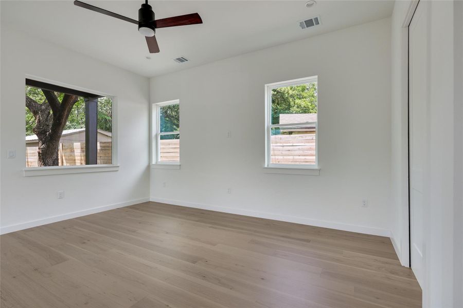 Spacious, unfurnished interior of a new home in , Austin (Image 24).
