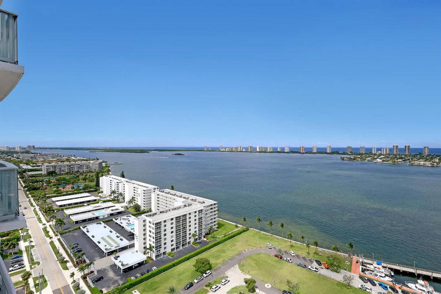 Image 43 of a home in .