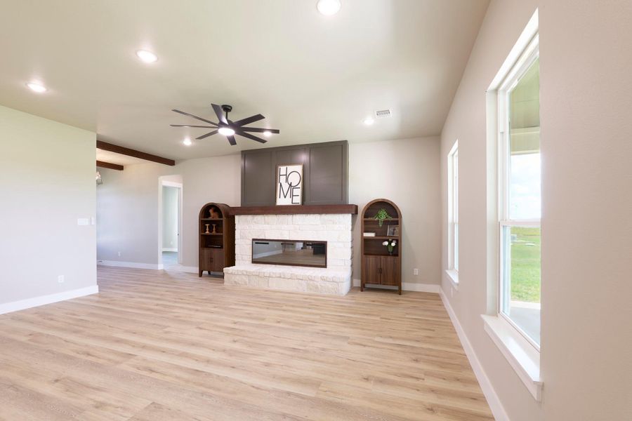 Spacious, unfurnished interior of a new home in , Angleton (Image 23).