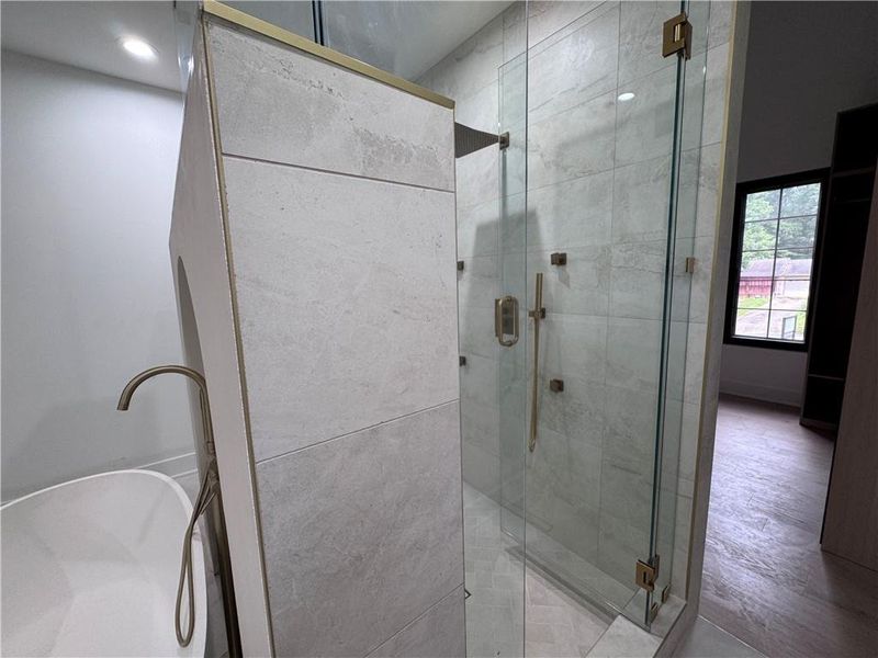 Image 102 of a home in .