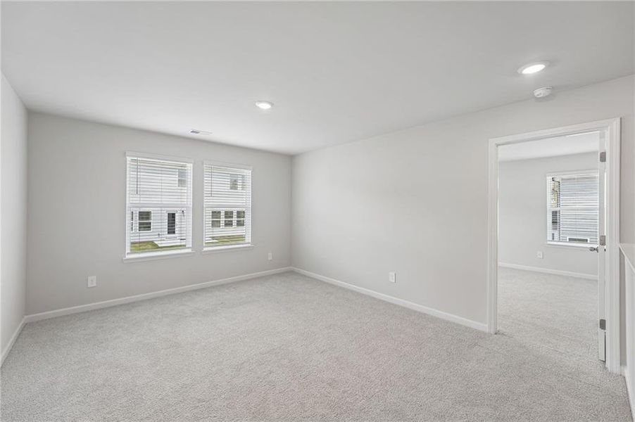 Spacious, unfurnished interior of a new home in Northwoods at Mirror Lake, Villa Rica (Image 50).