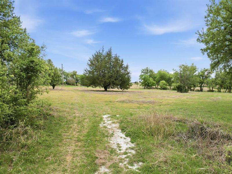 Natural landscape and outdoor views near in Hillsboro (Image 9). Natural landscape and outdoor views near in Hillsboro (Image 9).