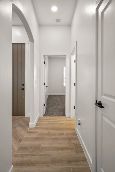 Furnished interior view inside a new home in Tierra Del Este 90, El Paso (Image 4).