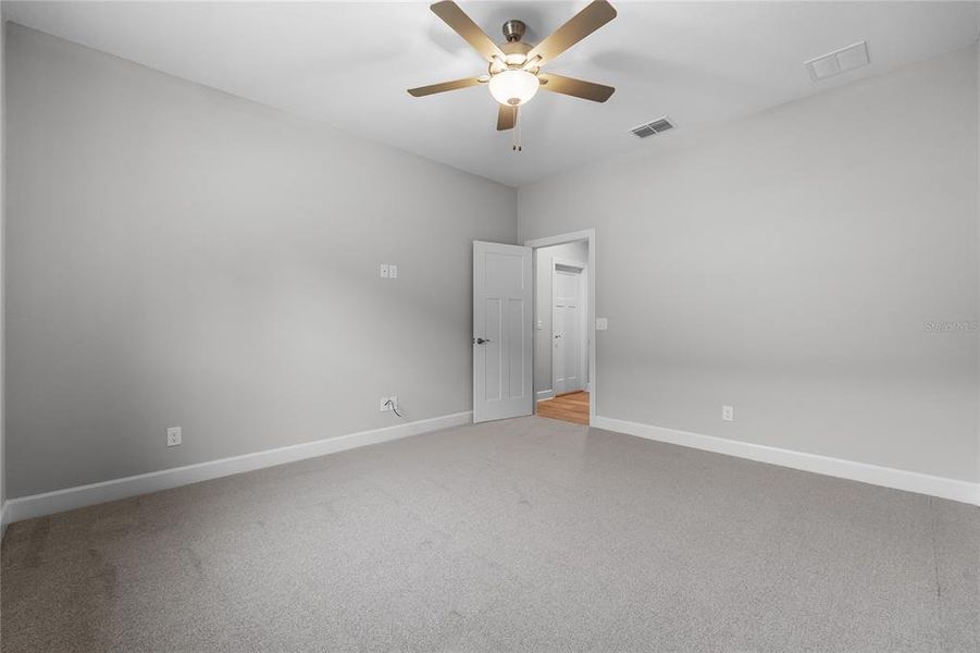 Spacious, unfurnished interior of a new home in , Mulberry (Image 36).