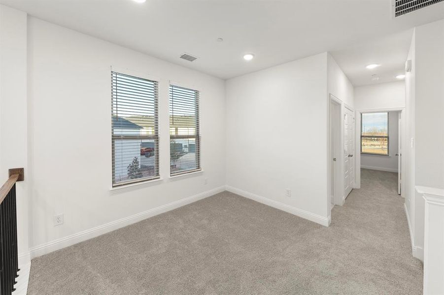 13. 2527 Huxley - Loft 13. 2527 Huxley - Loft