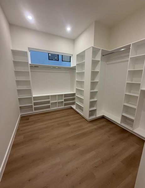 Spacious, unfurnished interior of a new home in , Dallas (Image 6).