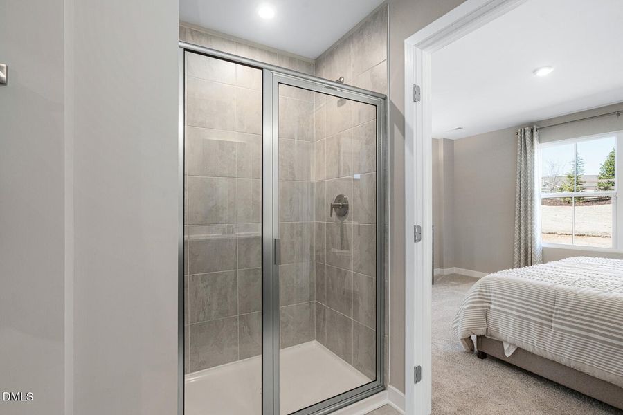 20 primary bathroom(1)