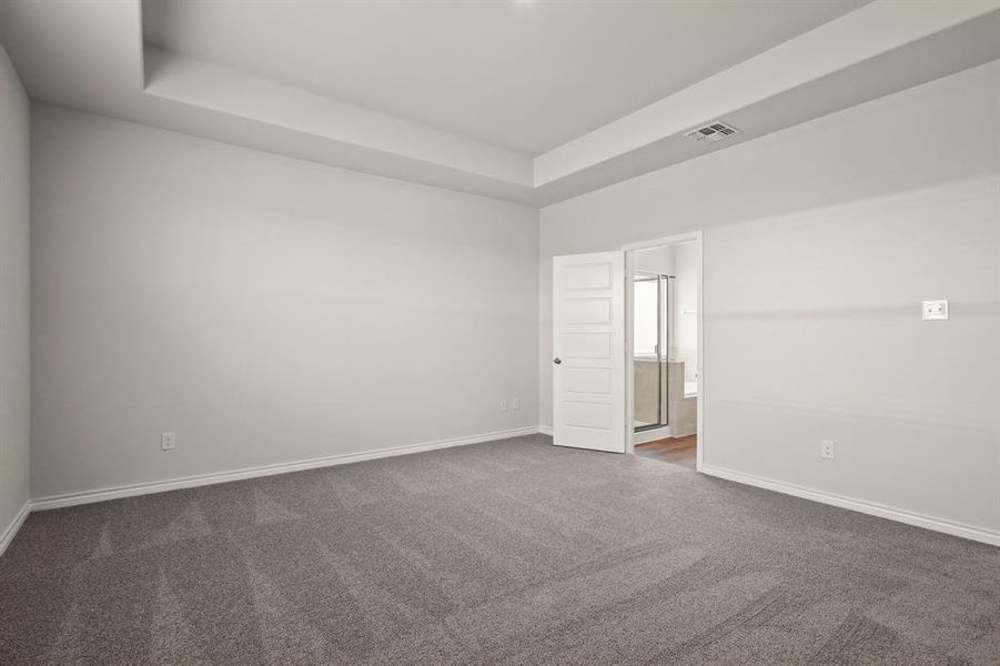 Spacious, unfurnished interior of a new home in Sycamore Landing, Fort Worth (Image 11). Spacious, unfurnished interior of a new home in Sycamore Landing, Fort Worth (Image 11).