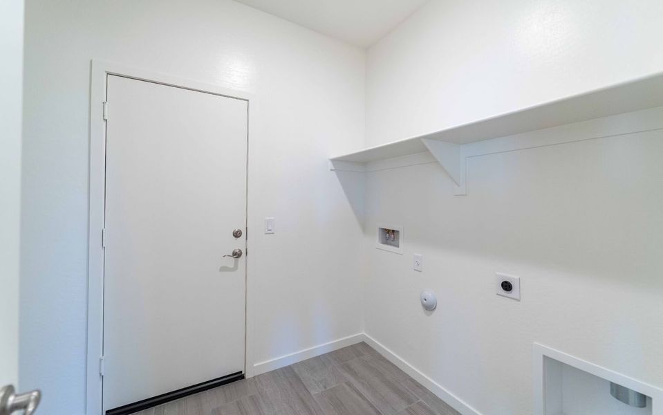 Spacious, unfurnished interior of a new home in Rancho Mirage, Maricopa (Image 20). Spacious, unfurnished interior of a new home in Rancho Mirage, Maricopa (Image 20).