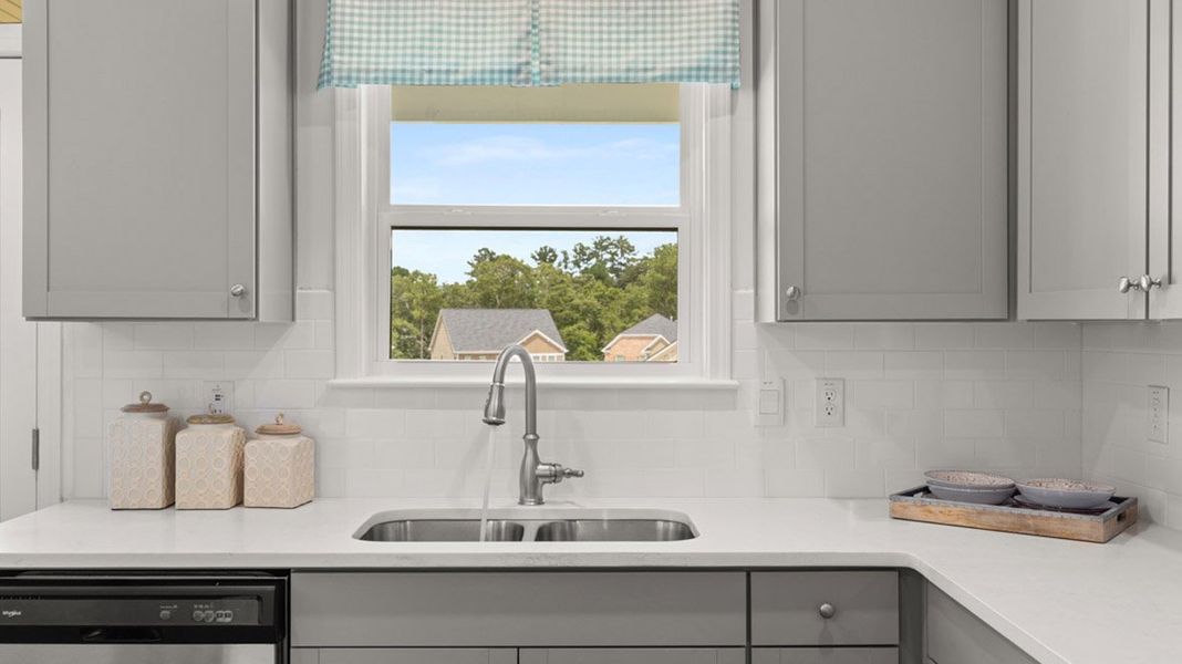 Representative interior finishes for a home built from the Savannah by D.R. Horton in Westland, Bogart (Image 20).