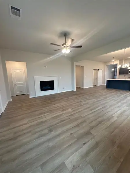 Spacious, unfurnished interior of a new home in Cedar Ridge Estates, Anna (Image 10).