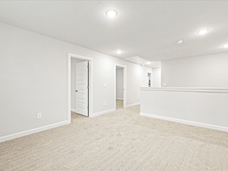 Spacious, unfurnished interior of a new home in Creek Ridge - Signature Collection, Spartanburg (Image 6).