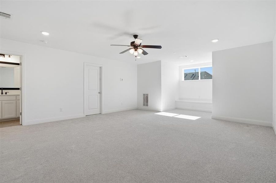 Spacious, unfurnished interior of a new home in Wildcat Ridge, Godley (Image 30). Spacious, unfurnished interior of a new home in Wildcat Ridge, Godley (Image 30).