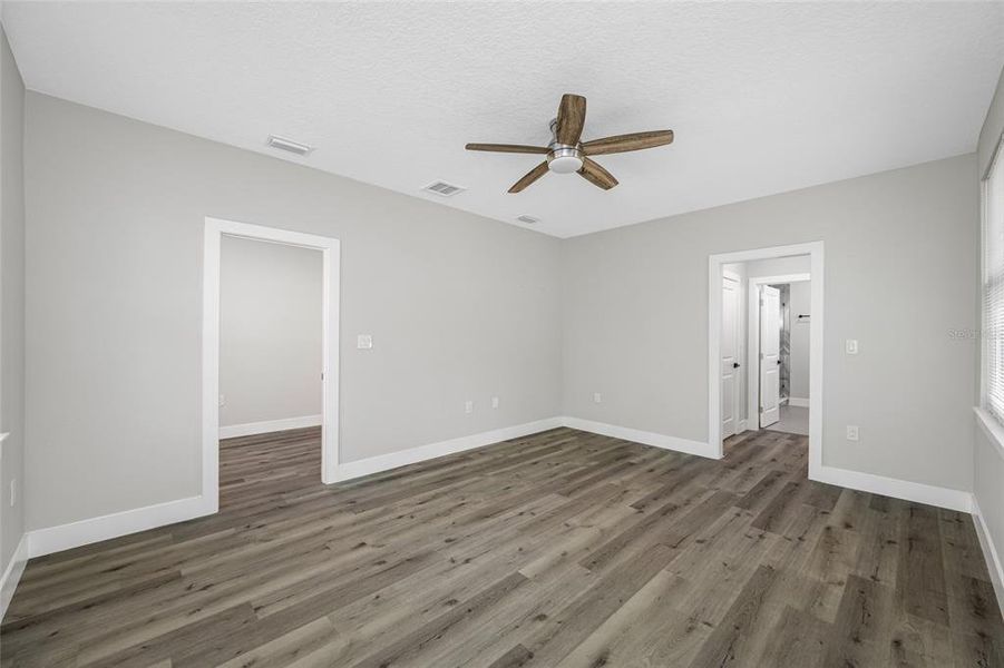 Spacious, unfurnished interior of a new home in , St. Petersburg (Image 15).