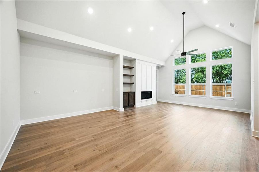 Spacious, unfurnished interior of a new home in Heritage Ranch: 50ft. lots, Sherman (Image 20). Spacious, unfurnished interior of a new home in Heritage Ranch: 50ft. lots, Sherman (Image 20).