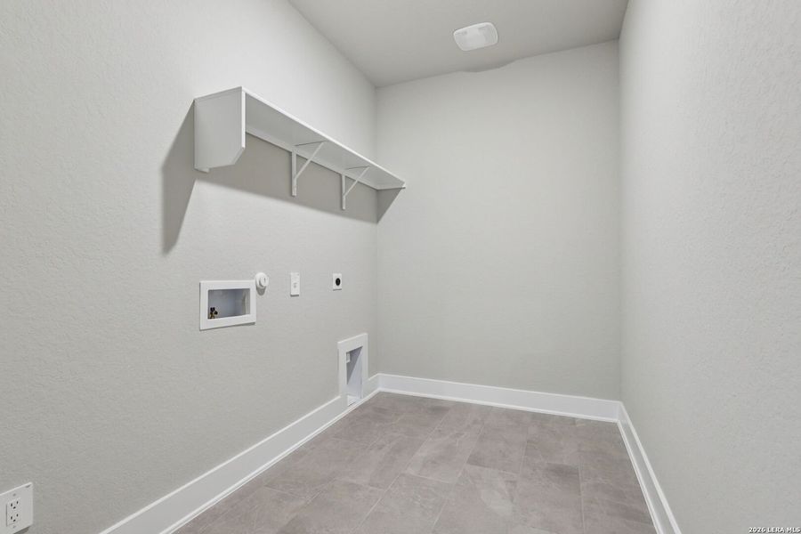 Spacious, unfurnished interior of a new home in Lark Canyon, New Braunfels (Image 35). Spacious, unfurnished interior of a new home in Lark Canyon, New Braunfels (Image 35).